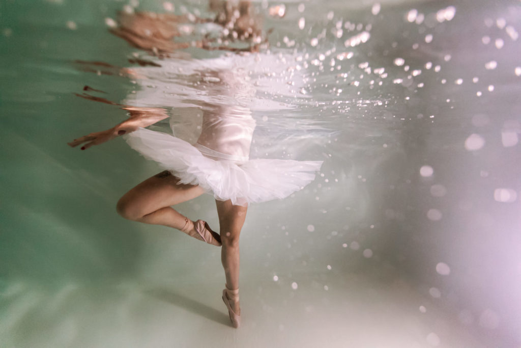 photo danseuse sous l'eau