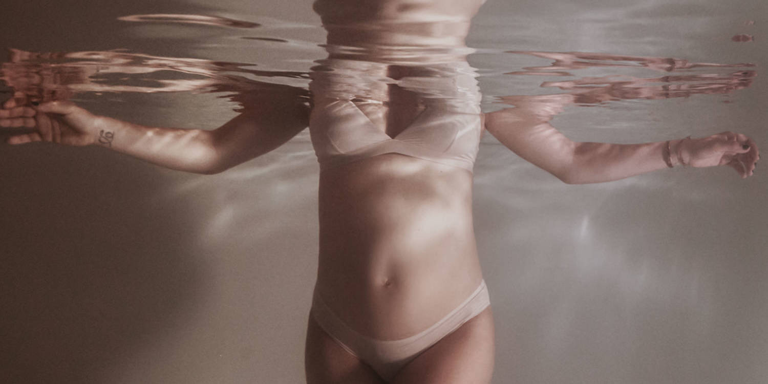 Photographe grossesse aquatique